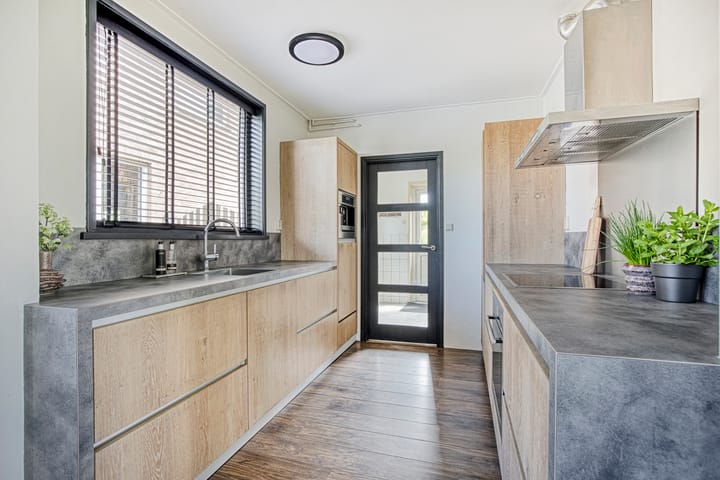 Foto 9 van Westeinderweg 26