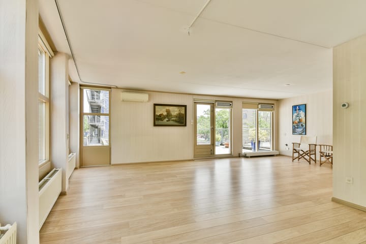 Photo 9 of van der Duynstraat 1-A