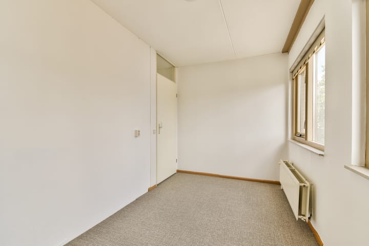 Photo 29 of van der Duynstraat 1-A