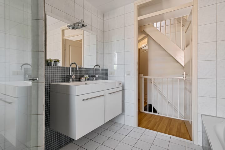 Foto 24 van Walhofstraat 36