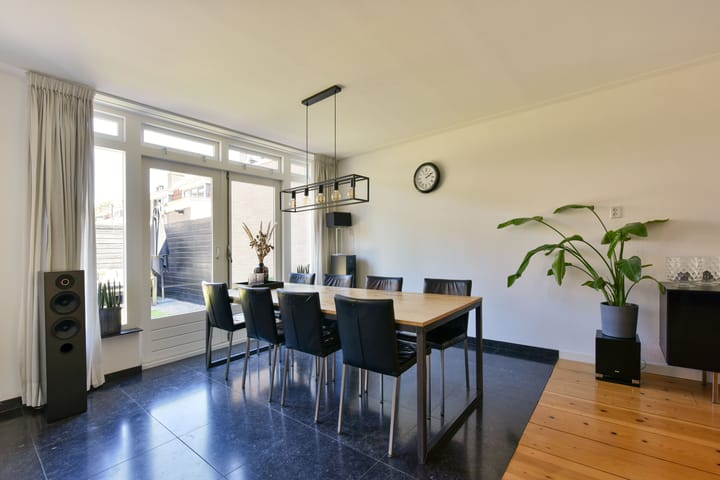 Foto 13 van Johan Messchaertstraat 11