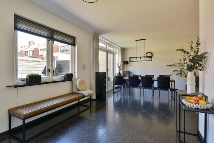 Foto 14 van Johan Messchaertstraat 11