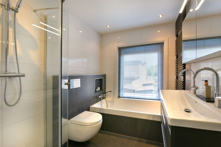 Foto 23 van Johan Messchaertstraat 11