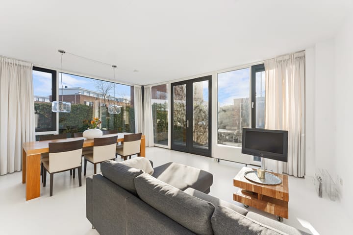 Foto 8 van Spireastraat 4