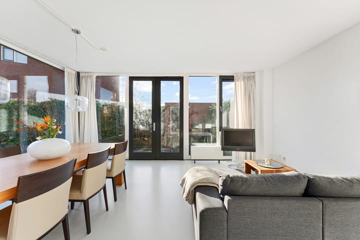 Foto 9 van Spireastraat 4