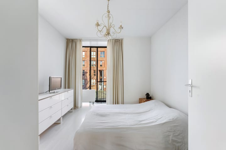 Foto 32 van Spireastraat 4