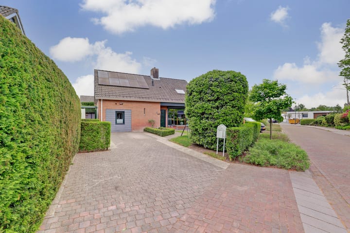 Photo 1 of Van Hoekenstraat 7