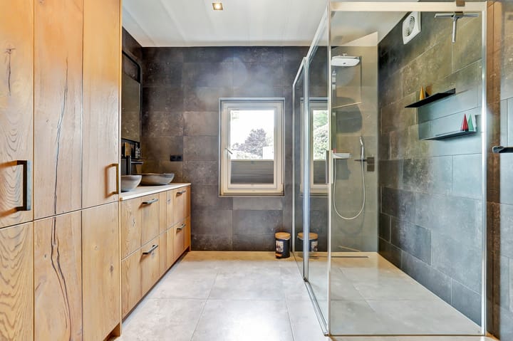 Photo 10 of Van Hoekenstraat 7