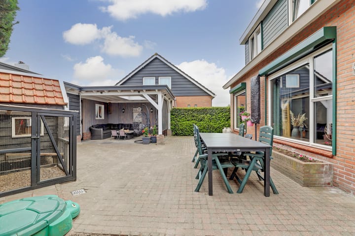 Photo 11 of Van Hoekenstraat 7