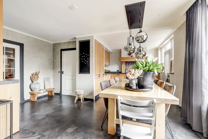 Photo 24 of Van Hoekenstraat 7