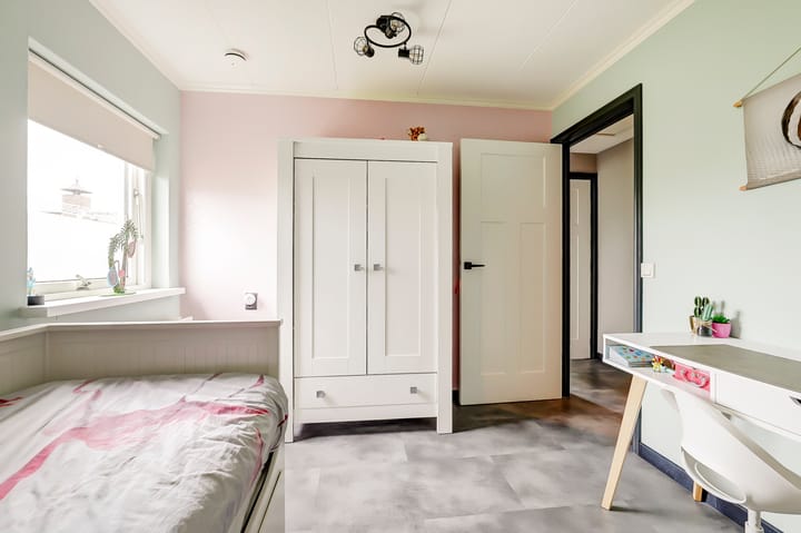 Photo 32 of Van Hoekenstraat 7