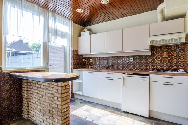 Photo 5 of Kruisherenstraat 38