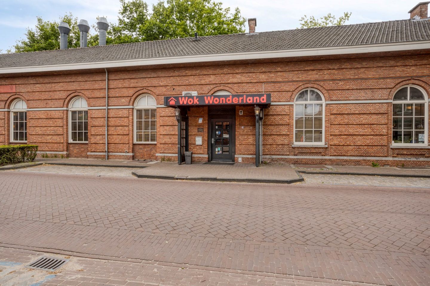 Bekijk foto 2 van Stationsstraat 8