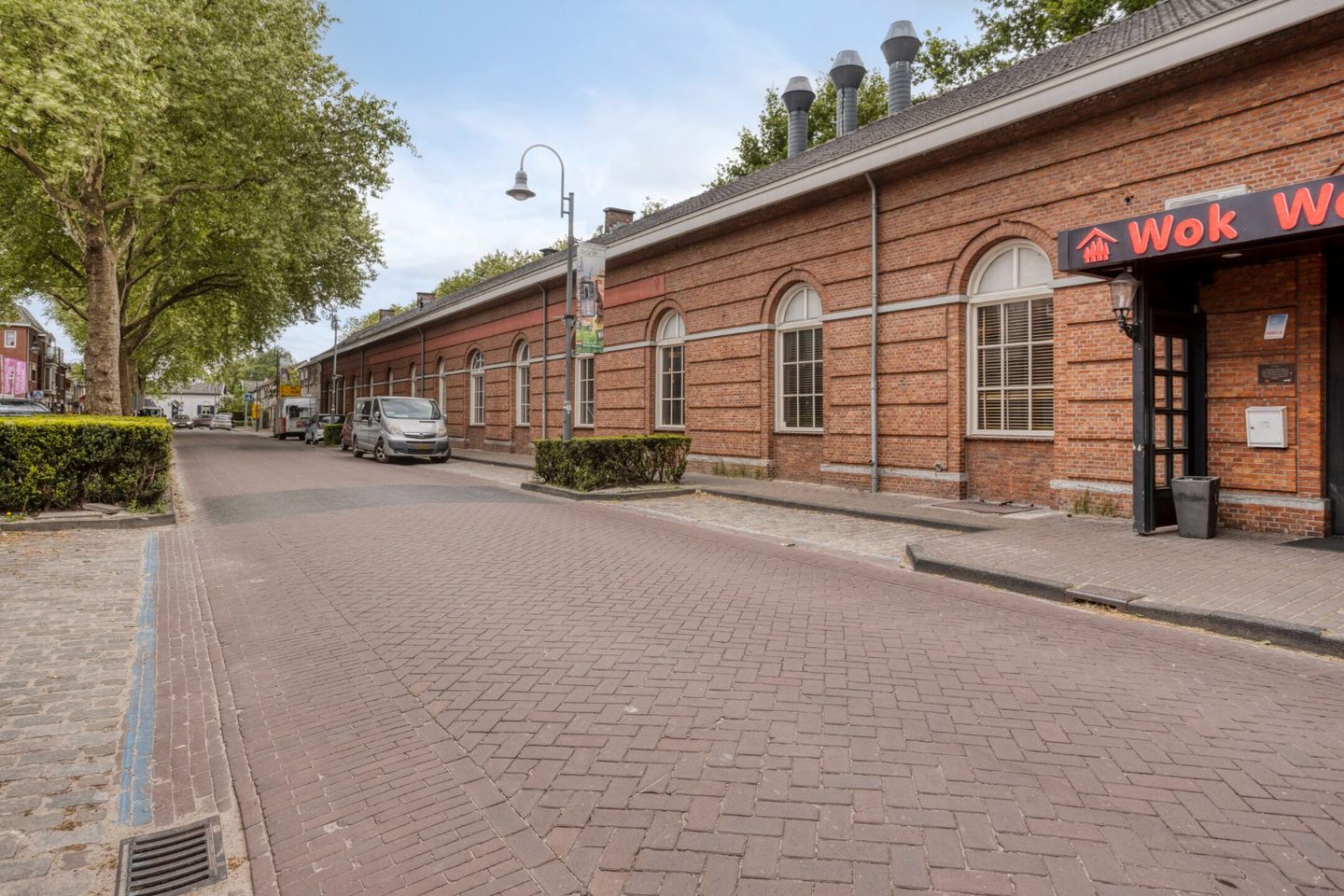 Bekijk foto 1 van Stationsstraat 8
