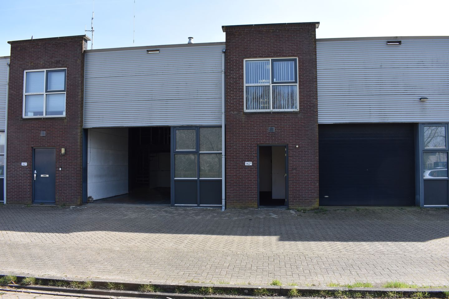 Bekijk foto 2 van Coenecoop 142-B