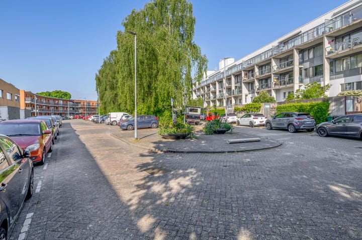 Foto 46 van Marinus Batenburgplein 12