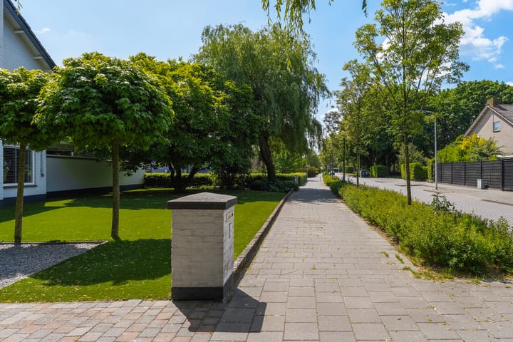 Photo 52 of Massenetlaan 8