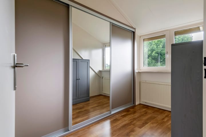 Photo 36 of Kermenstein 88