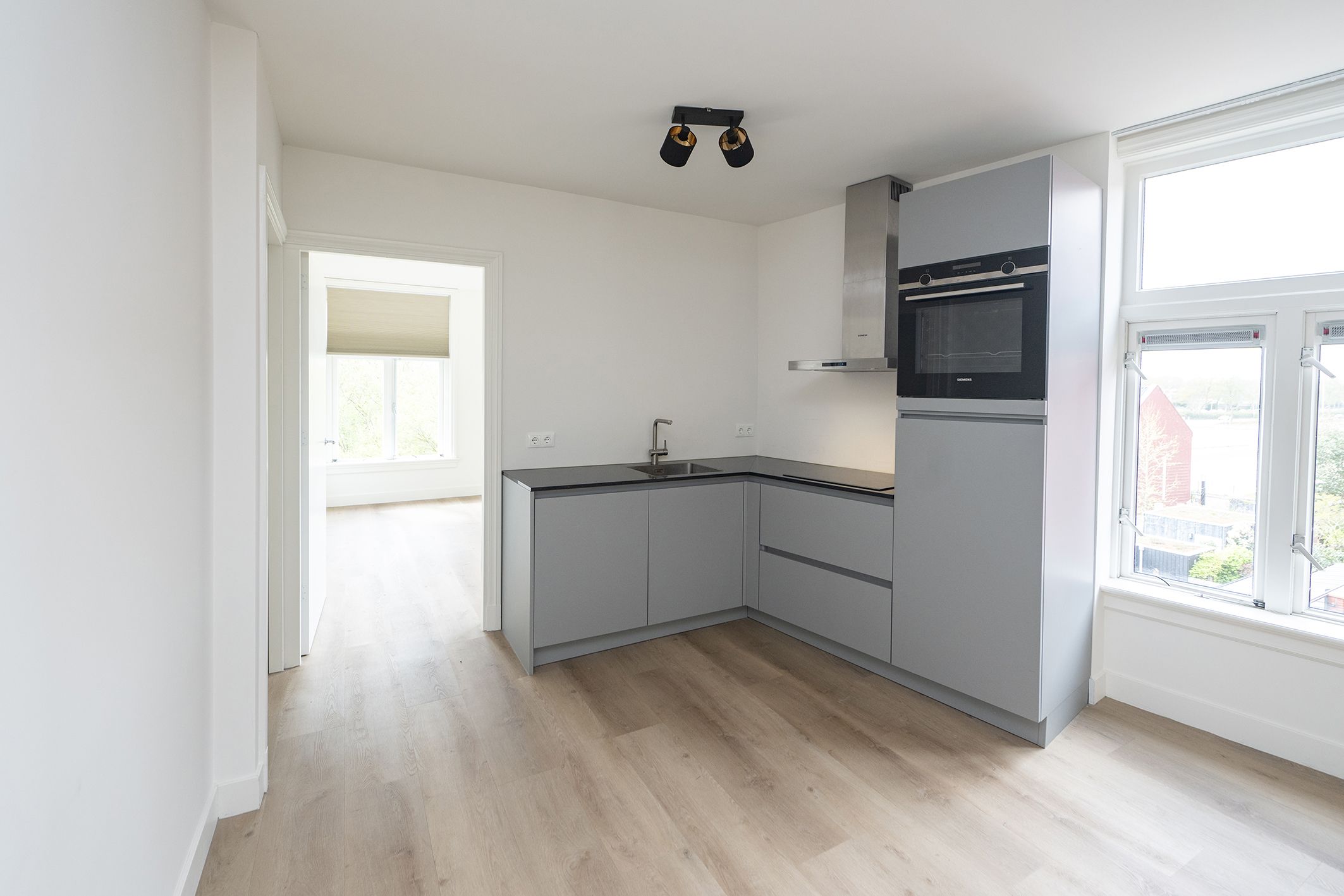 Foto 12 van Emmastraat 11-B