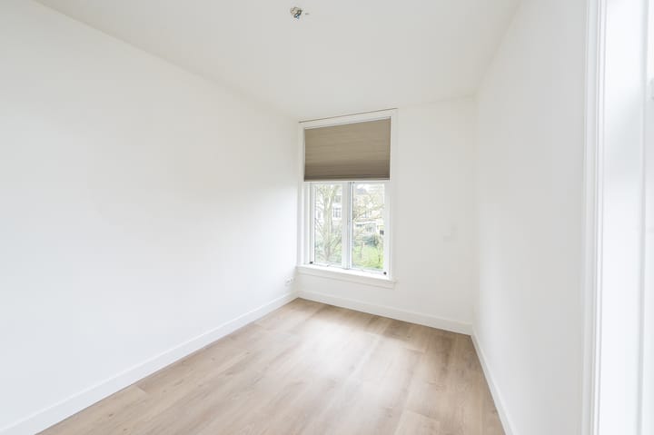 Foto 15 van Emmastraat 11-B