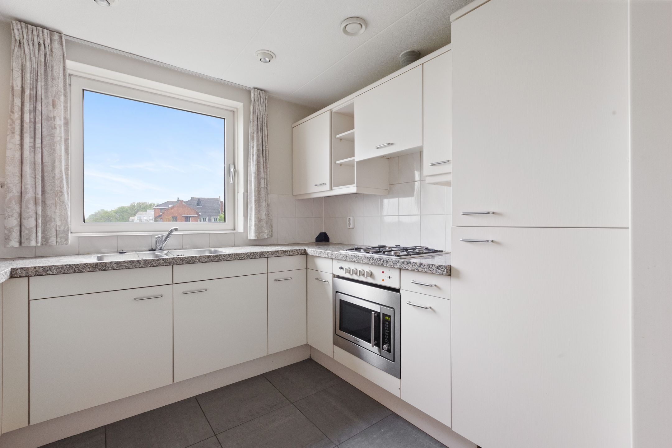 Photo 12 of Batavierenweg 335