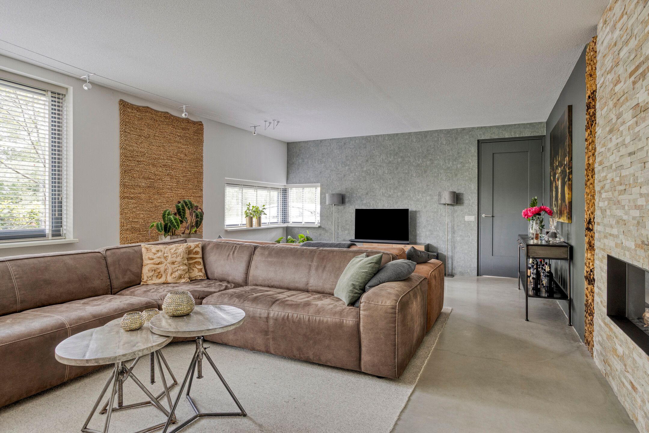 Photo 15 of Ensink 19