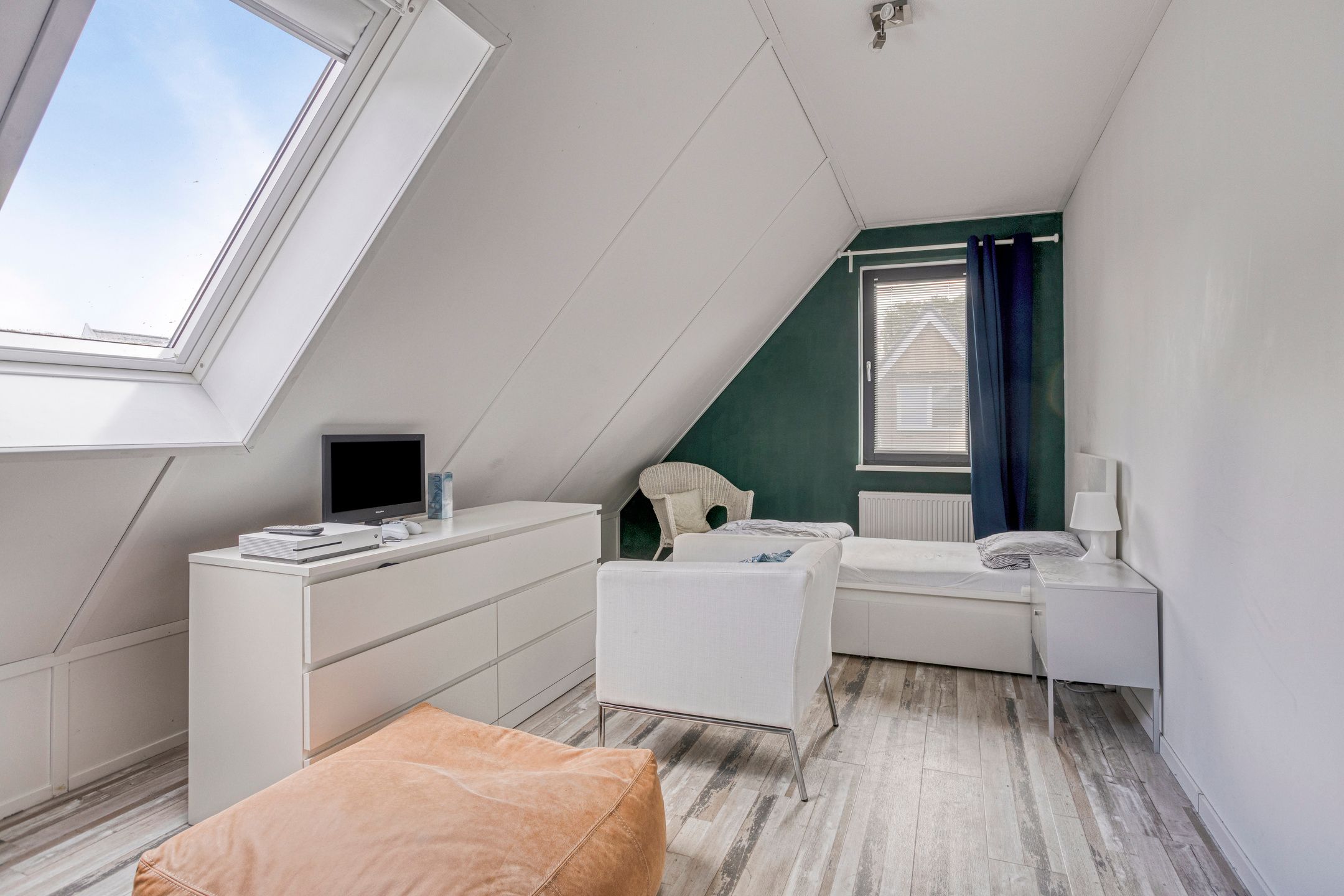 Photo 30 of Ensink 19