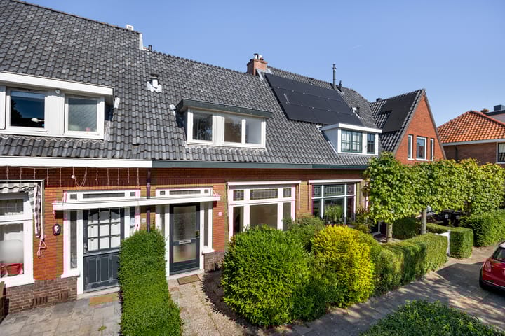 Foto 1 van Jan van den Bergstraat 26