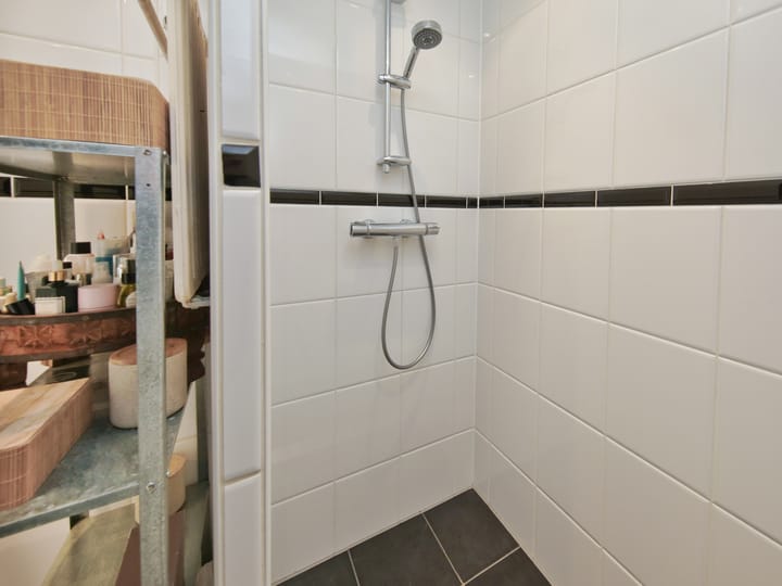 Photo 32 of Arendstraat 11