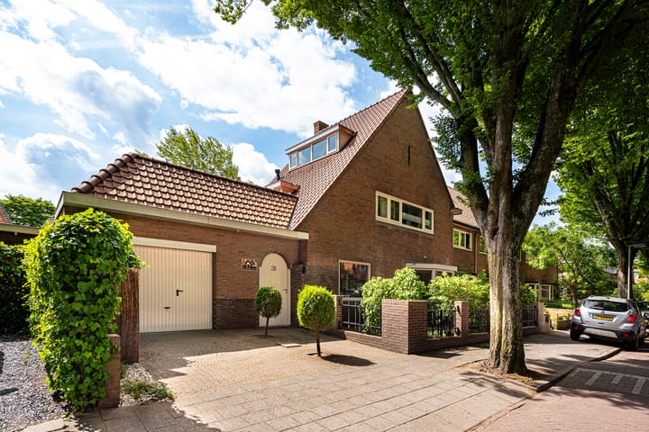 Foto 32 van De Bazelstraat 28