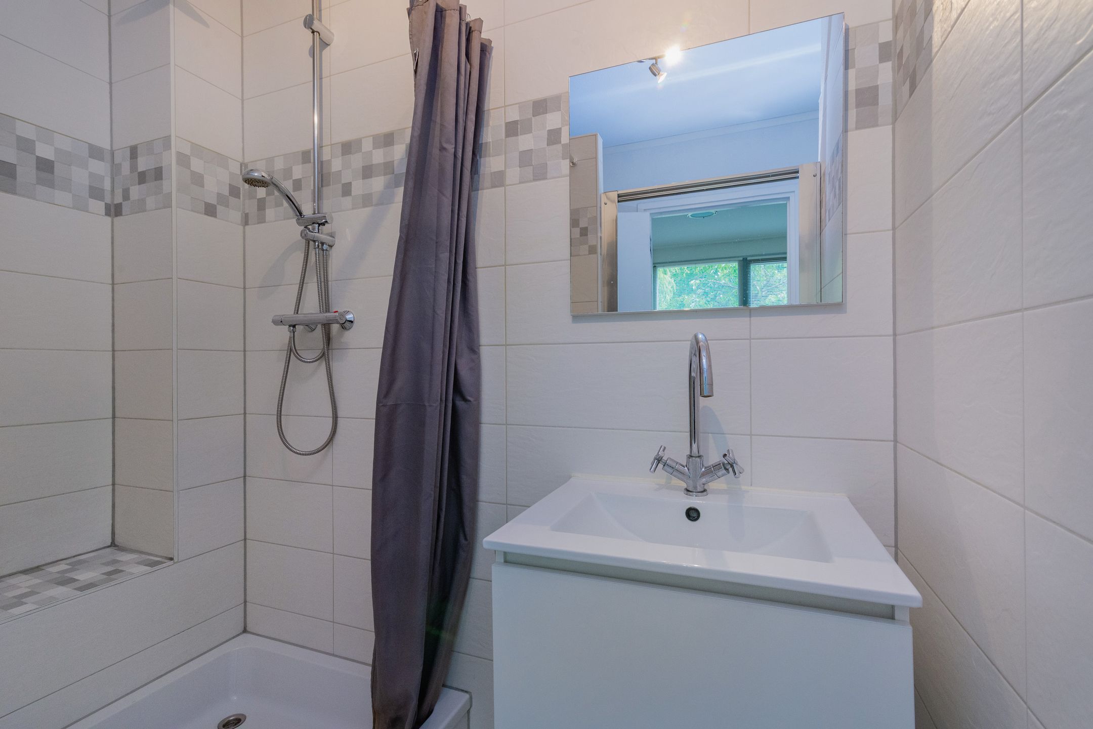 Photo 30 of Professor Pigracht 28