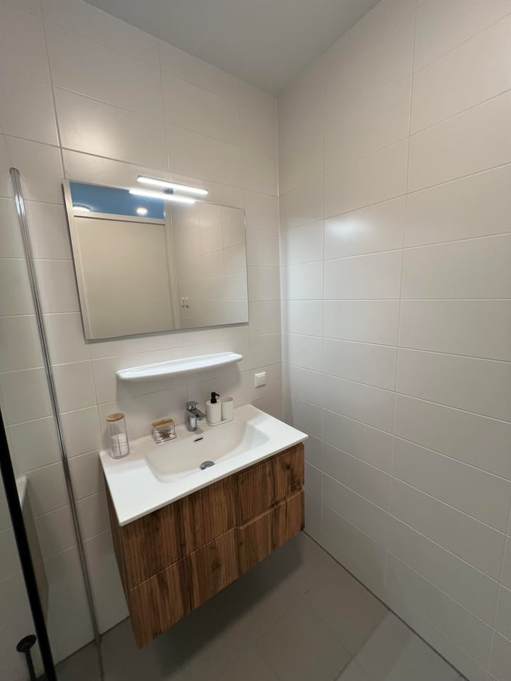 Foto 23 van Picassolaan 979