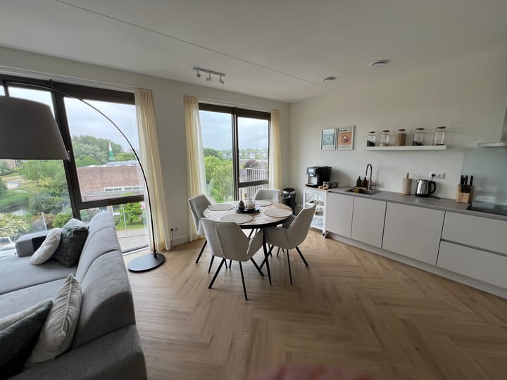 Foto 12 van Picassolaan 979