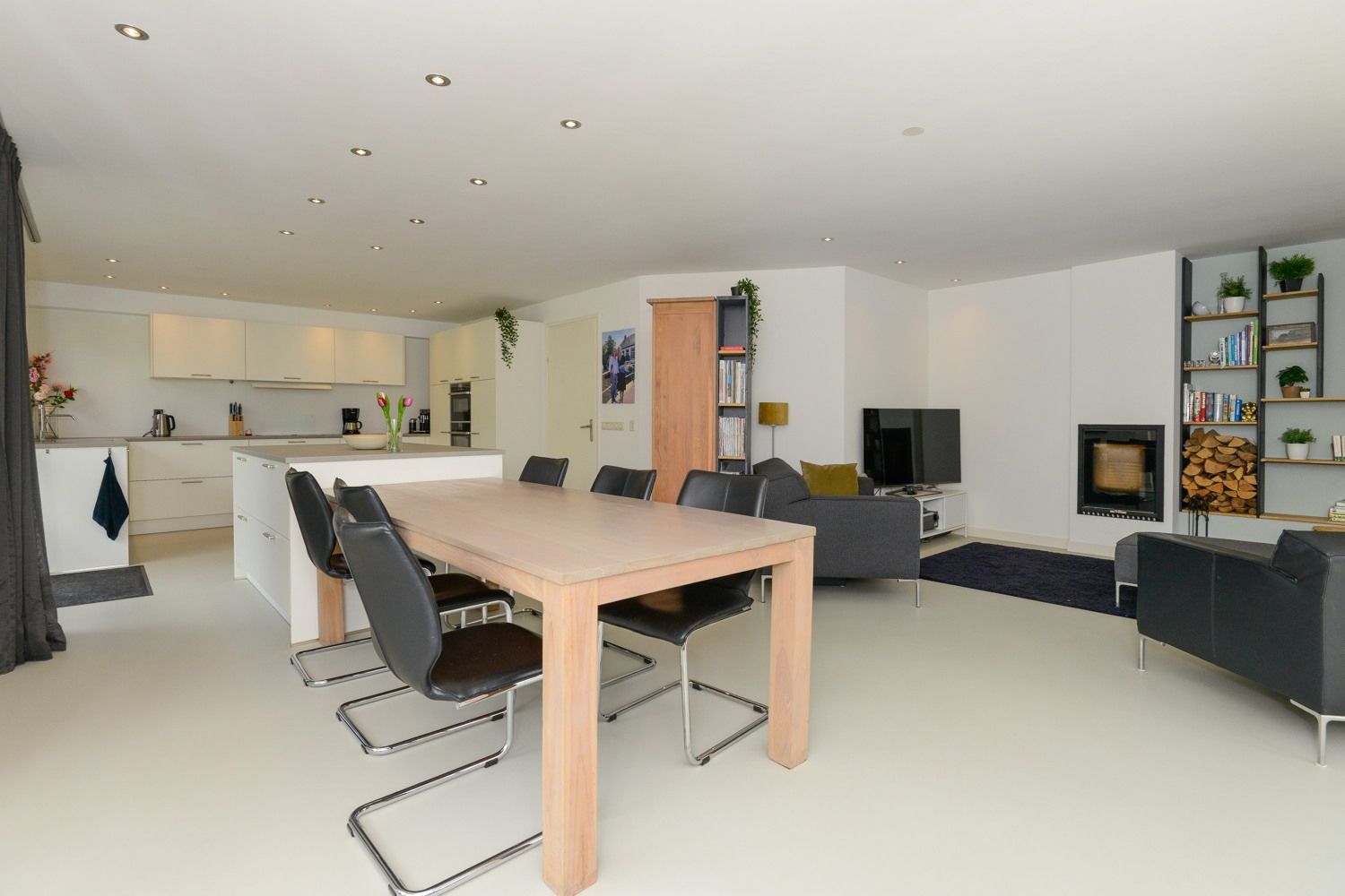 Photo 6 of Broekfinne 155