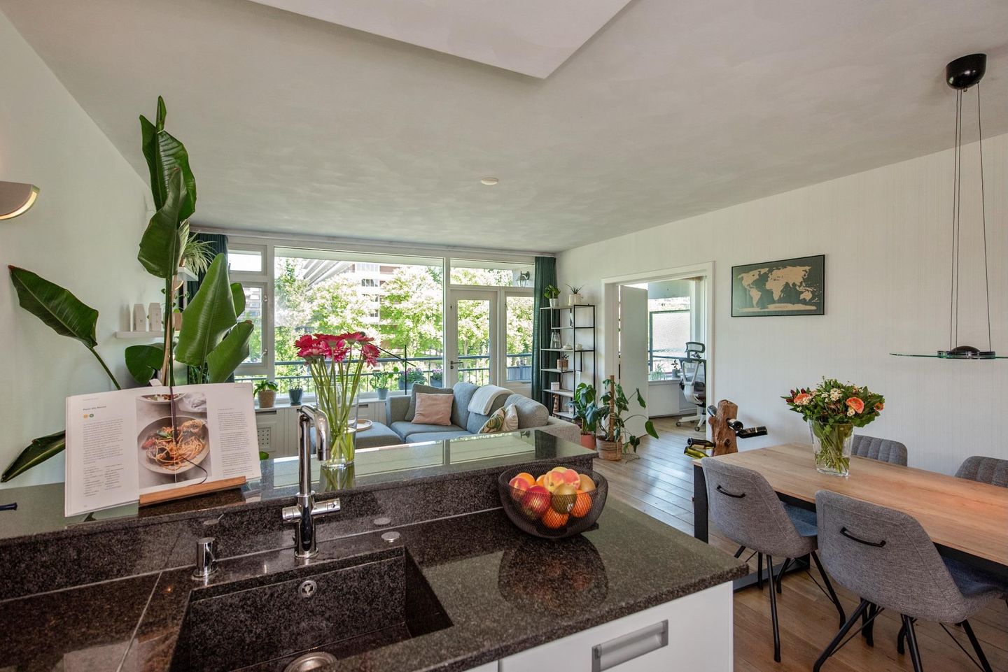 Photo 5 of Roland Holstlaan 997