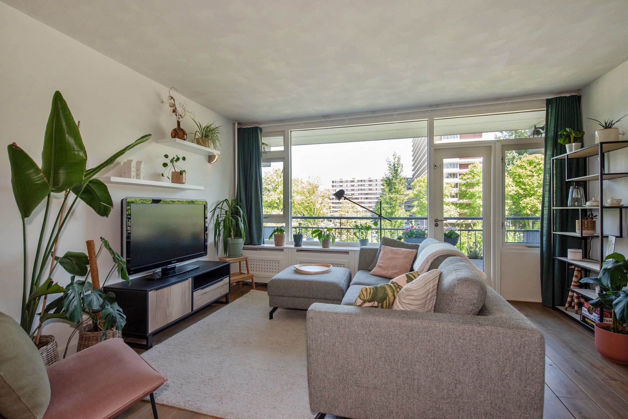 Photo 6 of Roland Holstlaan 997