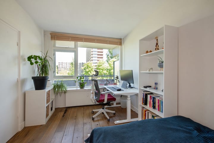 Photo 11 of Roland Holstlaan 997