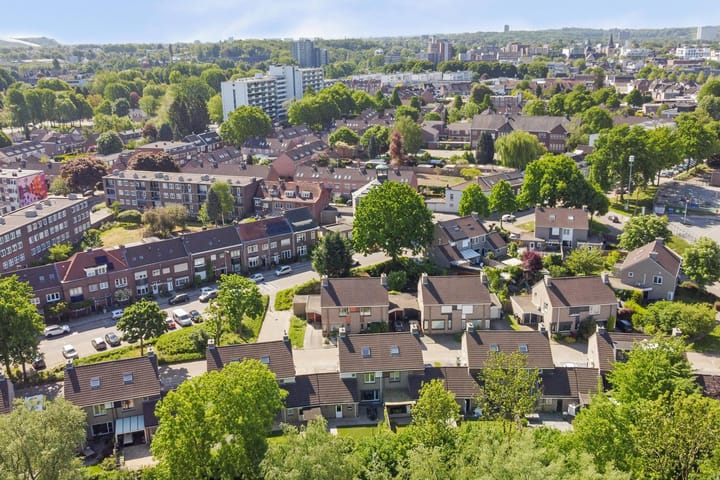 Foto 35 van L.T.M.-weg 104