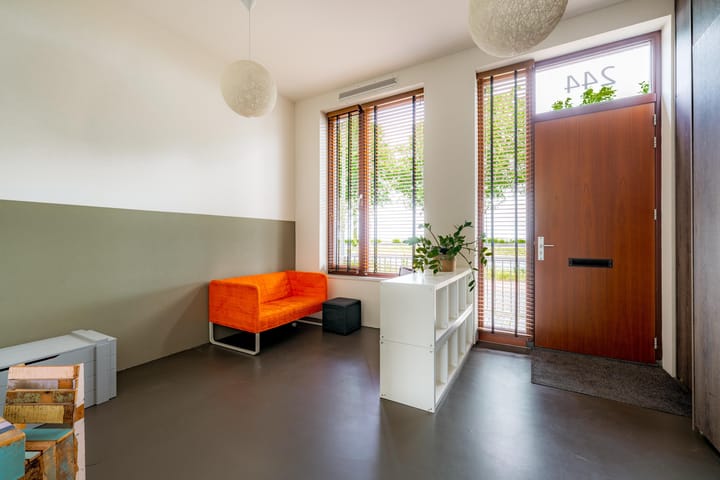 Foto 9 van Bert Haanstrakade 244