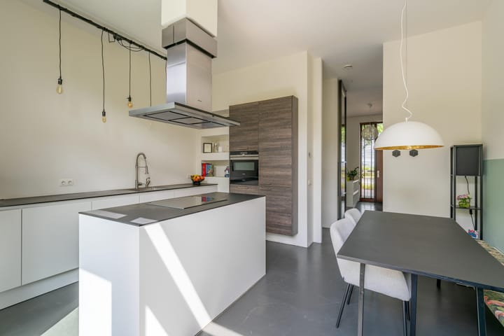 Foto 13 van Bert Haanstrakade 244