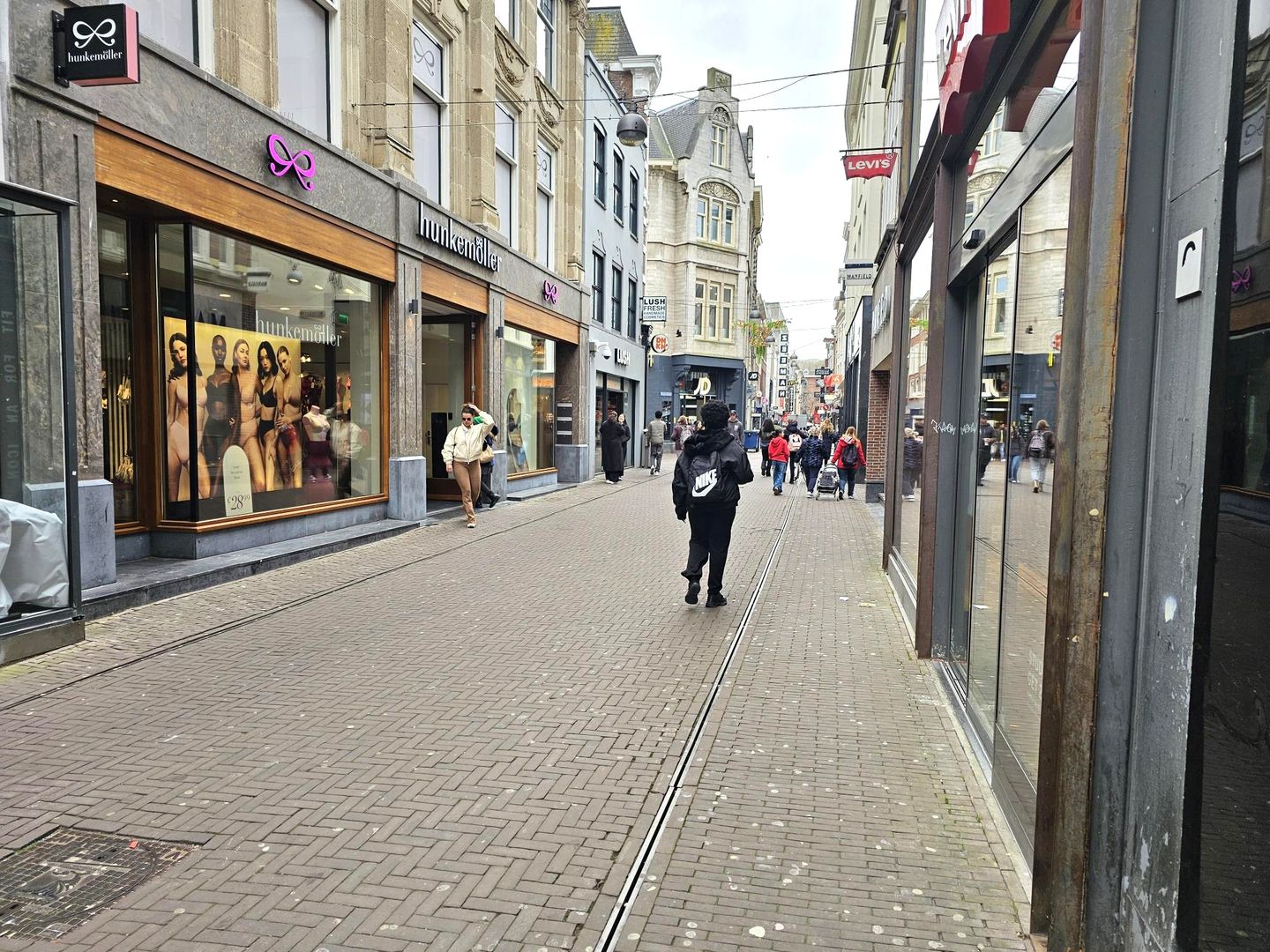 Bekijk foto 2 van Spuistraat 7