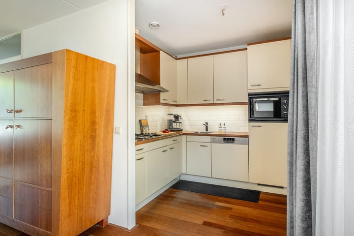 Photo 13 of Diezestraat 93