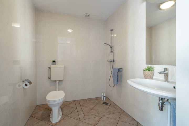 Photo 18 of Diezestraat 93