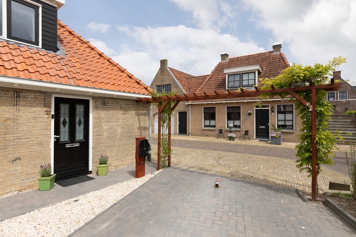 Foto 49 van Kleine Buren 24