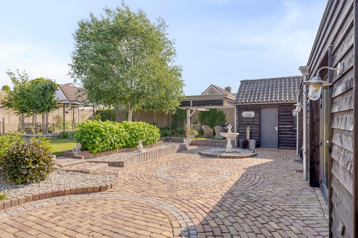 Foto 34 van Klein Zundertseweg 26