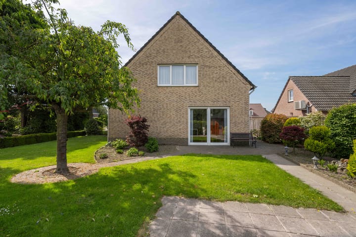 Photo 39 of Fresiastraat 15