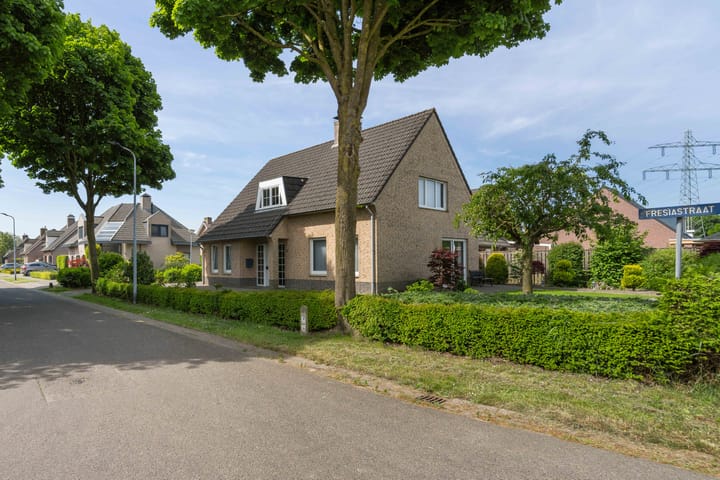 Photo 48 of Fresiastraat 15