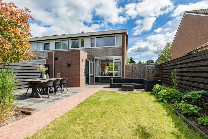 Foto 35 van H.J. van der Veenstrjitte 9