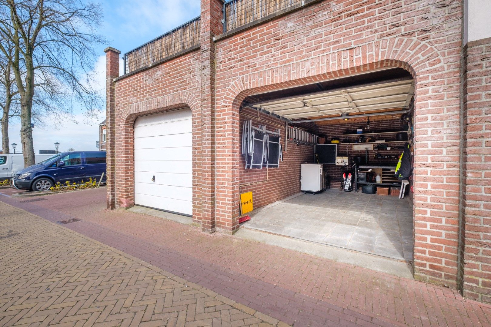 Foto 6 van Burgemeester Royerplein 3