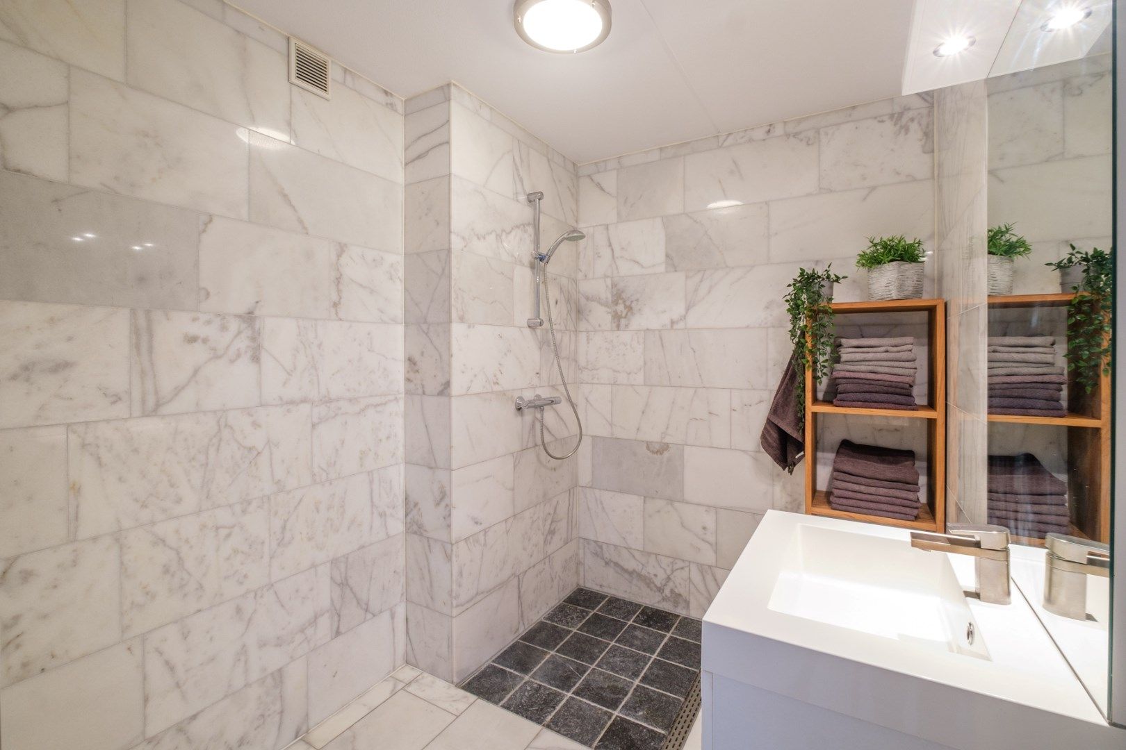 Foto 18 van Burgemeester Royerplein 3